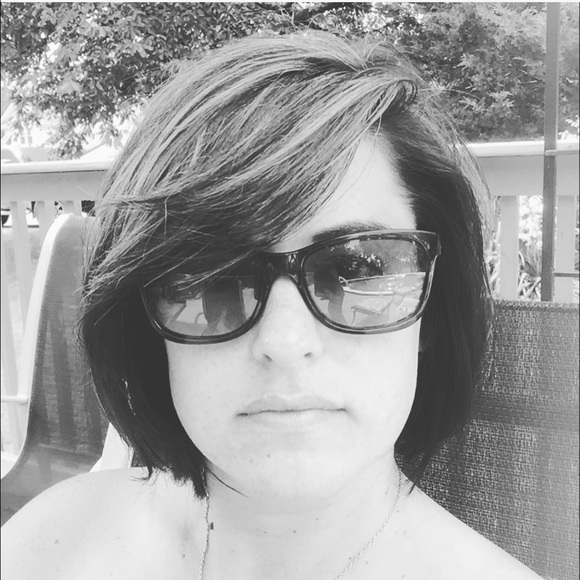 Meet your Posher, Carrie