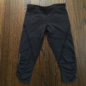 Lululemon knee length running pants