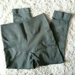 Lululemon Zone in Crop