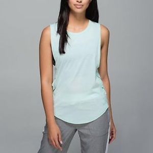 Lululemon Var City tank. Sea breeze size 4 GUC