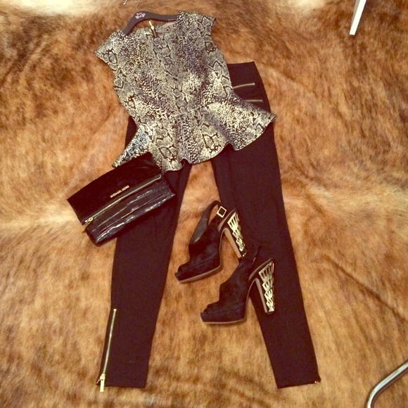Mk black zippered fitted ankle pants