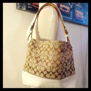 ‼️SOLD ON Ⓜ️‼️Coach signature C purse