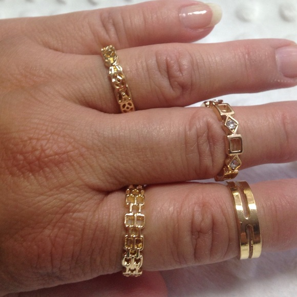 4 pcs set of Gold rings - Picture 3 of 6