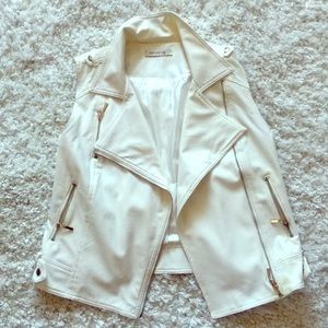 Arden B -white leather vest