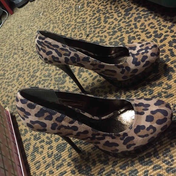 Wild Diva Leopard Heels - Picture 4 of 4