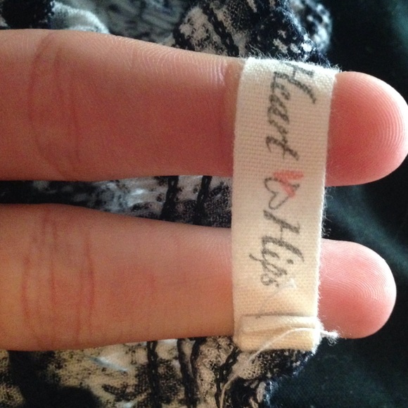 Cute Shirt , Wore Once , Doesnt Fit Anymore - Picture 4 of 4