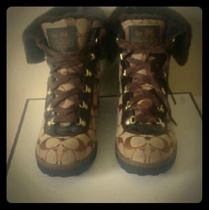 Authentic Coach Bootd