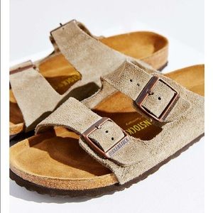 ❗️ISO❗️taupe suede or brown suede Birkenstocks