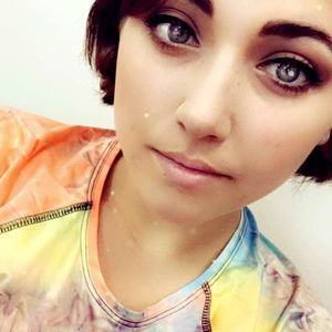 Meet your Posher, Hailie