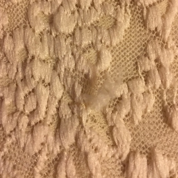 Cream dress super pretty - Picture 2 of 3