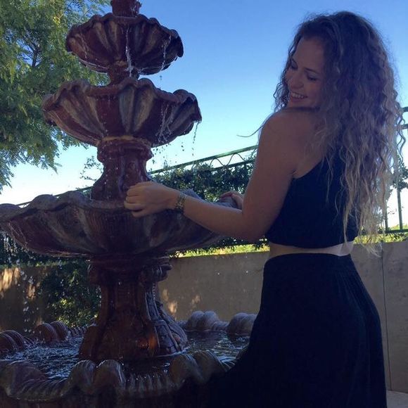 Meet your Posher, Kayla