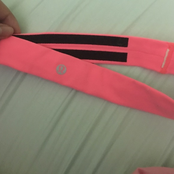 Pink LULU headband authentic NWOT - Picture 2 of 3