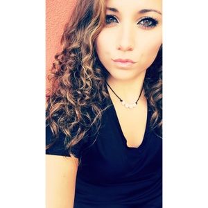 Meet your Posher, Danielle