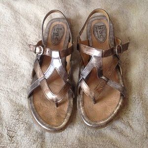 Metallic Adjustable Strappy Sandals!