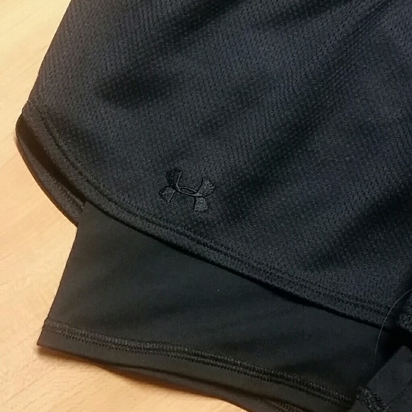 Under Armour workout shorts  (spandex inside) - Picture 2 of 2