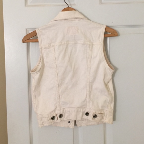 White Levi's Vest - image 2