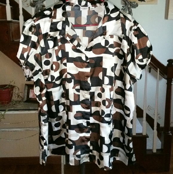 Dress top. Very nice button down top.