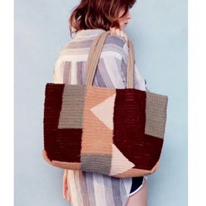 Color block woven tote