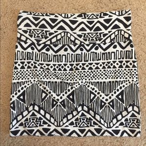 Patterned pencil skirt