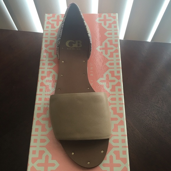 Gianni Bini Sandals - Picture 3 of 4