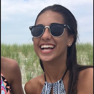 Meet your Posher, Elena