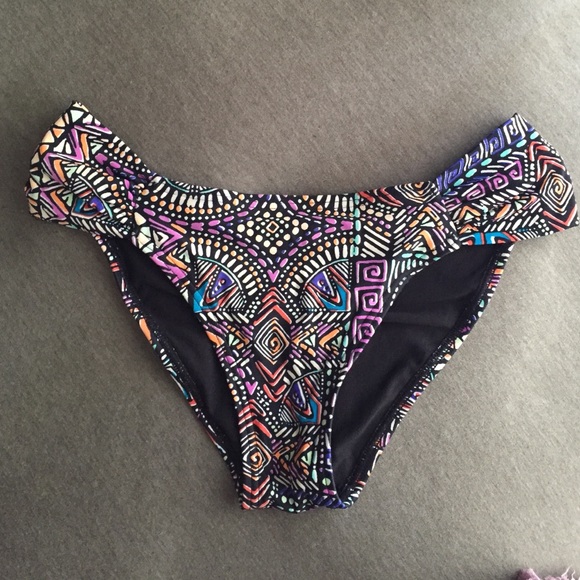Size medium Oneill bottoms