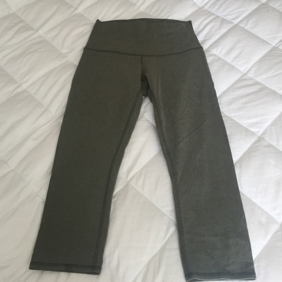 Lululemon wunder under crops