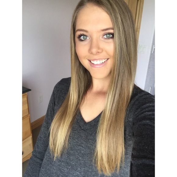 Meet your Posher, Hallie
