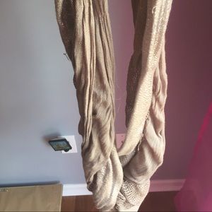 Brown scarf with glitter