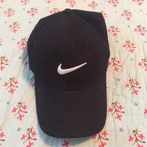 Black nike hat