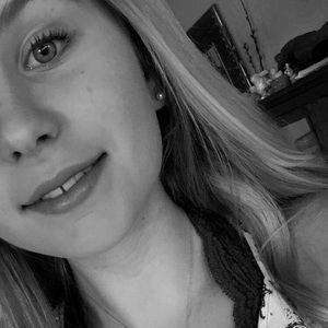 Meet your Posher, Mia