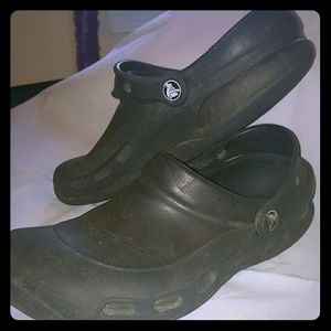 Black crocs size 7