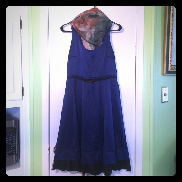 Simply Vera size 6 women's semi formal dress.