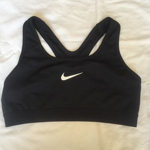 BLACK NIKE SPORTS BRA