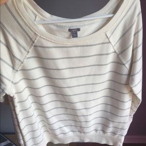 Light weight sweater