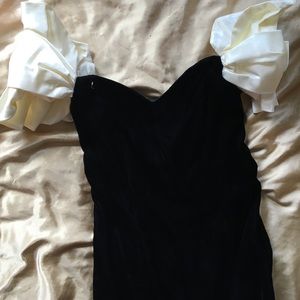 VINTAGE VELVET DRESS WITH PUFFY SHOULDERS