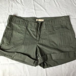 Abercrombie army green shorts