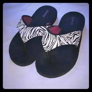 Speedo zebra flip flops