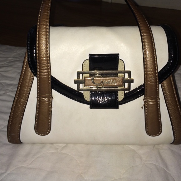 Guess purse