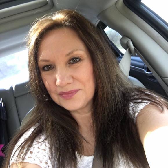 Meet your Posher, Robyn