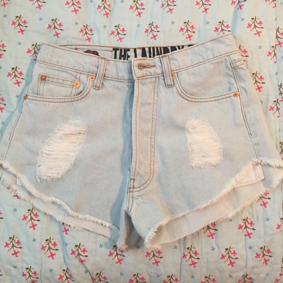 High Waisted Shorts with patchwork detail - Picture 2 of 2