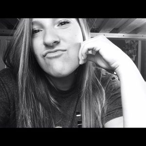 Meet your Posher, Nicole