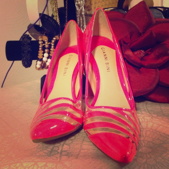Gianni Bini Hot Pink Heels