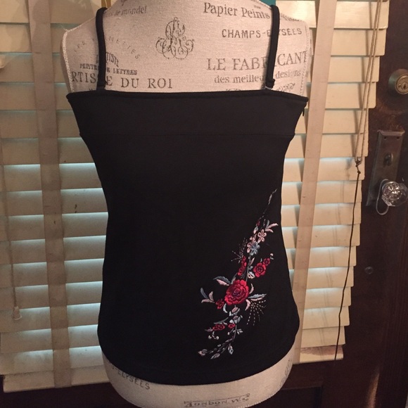 Express top with removable straps. Size Large
