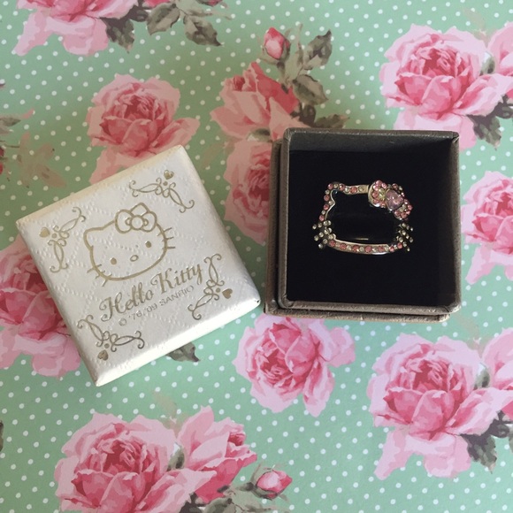 sanrio hello kitty ring