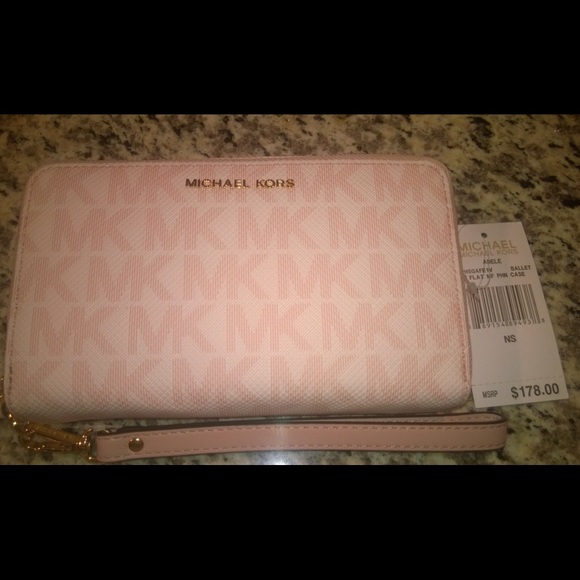Michael Kors wristlet