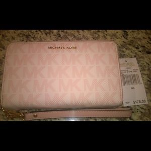 Michael Kors wristlet