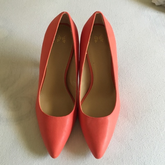 Coral VS high heels