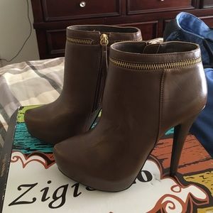 Ankle boot heels