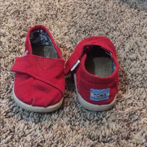 Toddler size 4 Tom's